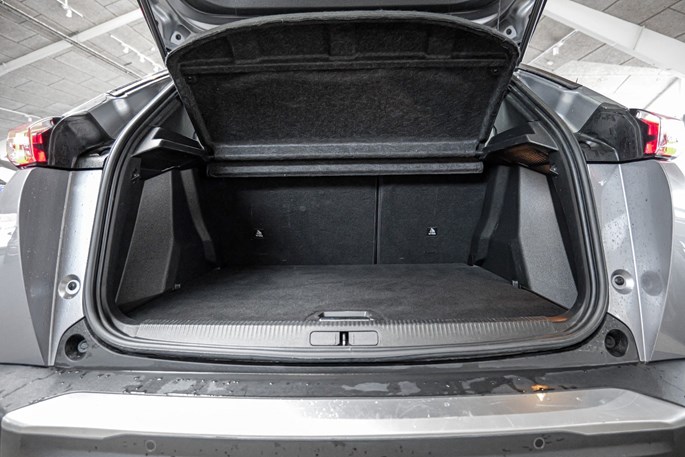 Peugeot e-2008 GT Sky