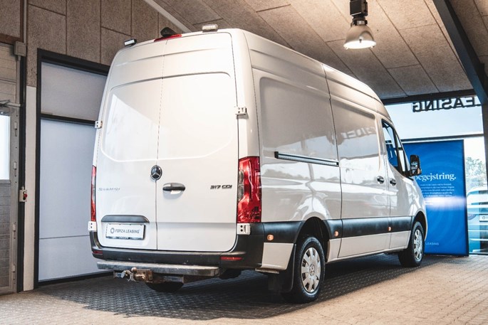 Mercedes Sprinter 317 CDi A2 Kassevogn aut. RWD