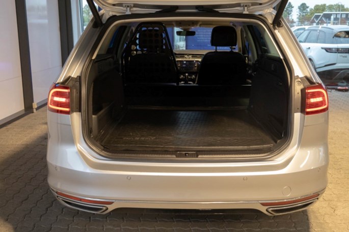 VW Passat TDi 190 R-line Variant DSG 4Motion Van