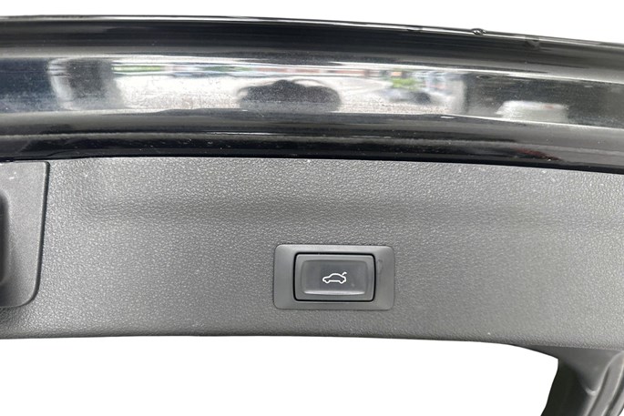 Audi A6 TDi Avant quattro S-tr.