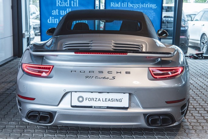 Porsche 911 Turbo S Cabriolet PDK