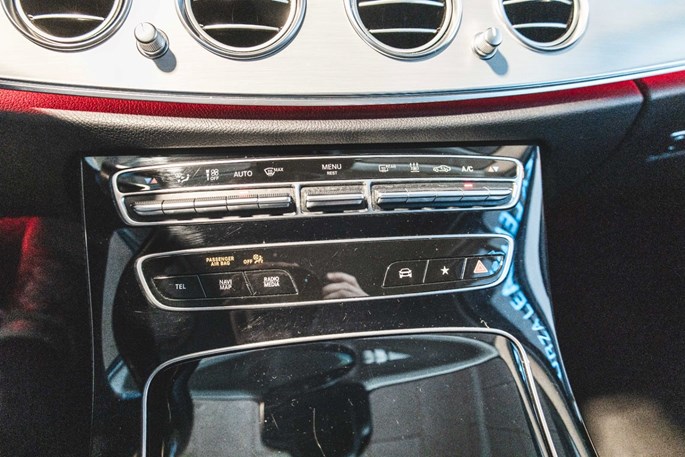 Mercedes E300 de stc. aut.