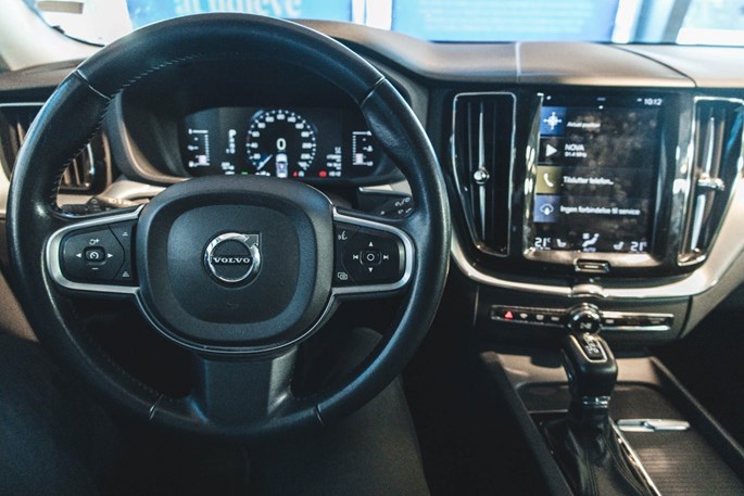 Volvo XC60 D4 190 Momentum aut. AWD Van