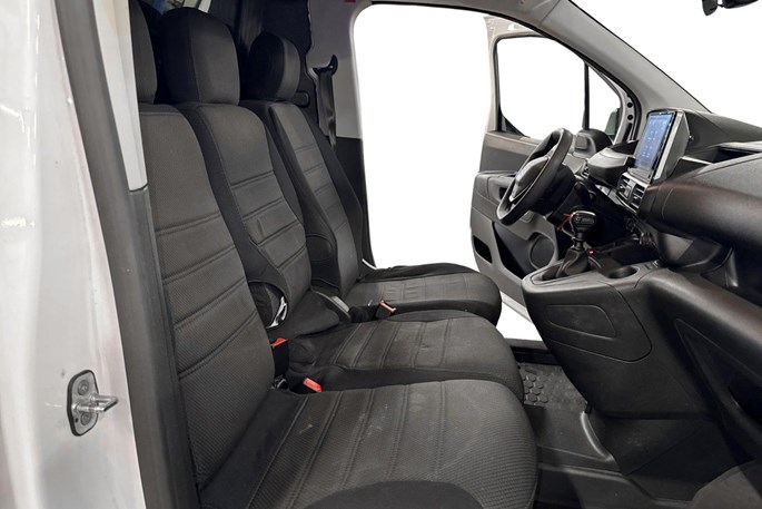 Peugeot Partner BlueHDi 100 L1V1 Plus Van