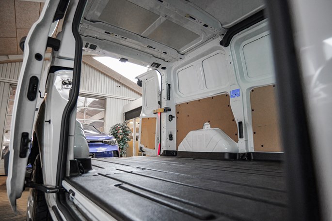 Ford Transit Custom 270S 280S rend 130 Hk