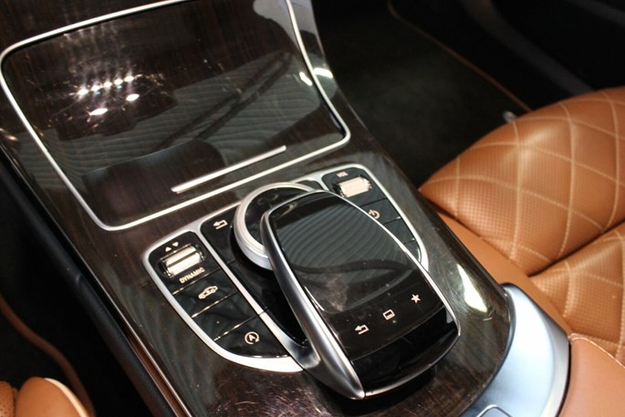 Mercedes C400 AMG Line stc. aut. 4-M