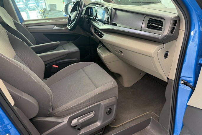 VW Multivan TSi 136 DSG kort