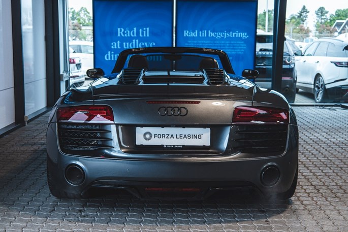 Audi R8 FSi Spyder quattro