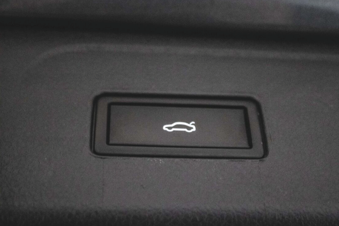 VW Passat R-line Variant DSG 5d