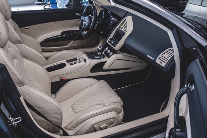 Audi R8 FSi Spyder quattro S-tr.