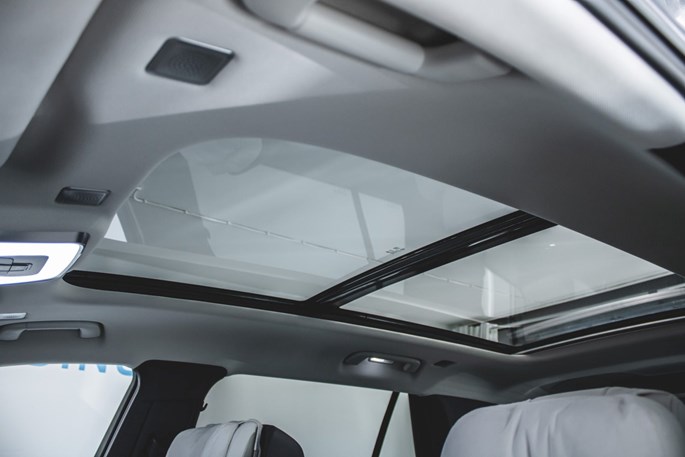 Hongqi E-HS9 Exclusive