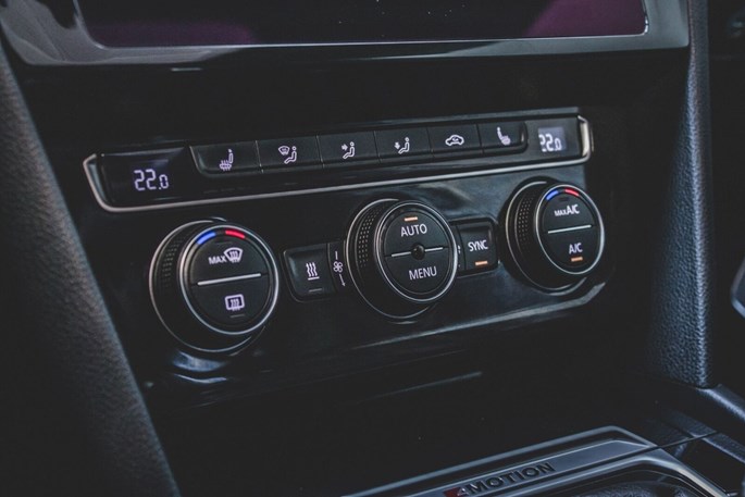 VW Arteon TDi 240 Elegance DSG 4Motion