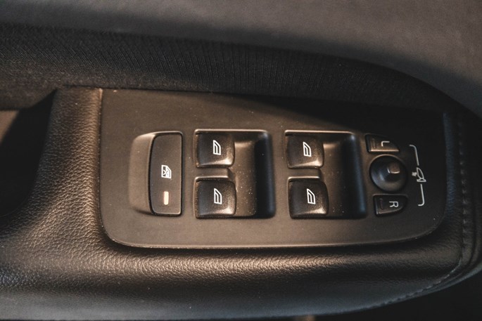 Volvo XC60 D4 190 Momentum aut. AWD Van
