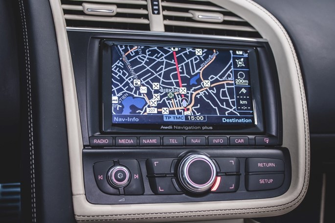 Audi R8 FSi Spyder quattro S-tr.