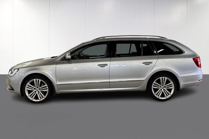 Skoda Superb TSi 160 Elegance Combi DSG