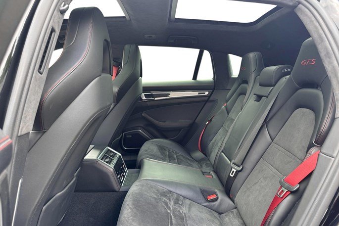 Porsche Panamera GTS Sport Turismo PDK