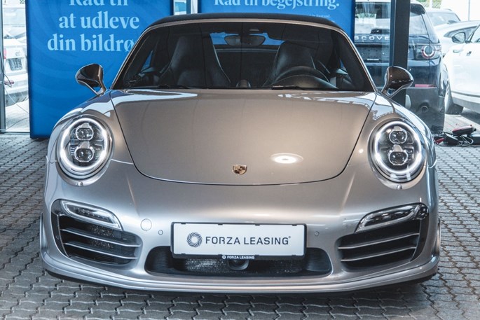 Porsche 911 Turbo S Cabriolet PDK