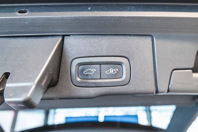 Volvo XC60 T8 407 R-Design aut. AWD