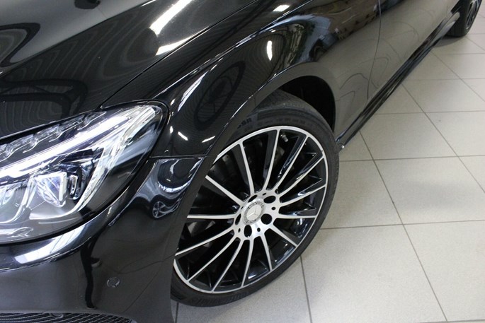 Mercedes C400 AMG Line stc. aut. 4-M