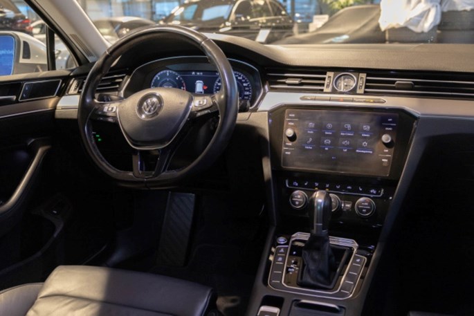 VW Passat TDi 190 R-line Variant DSG 4Motion Van