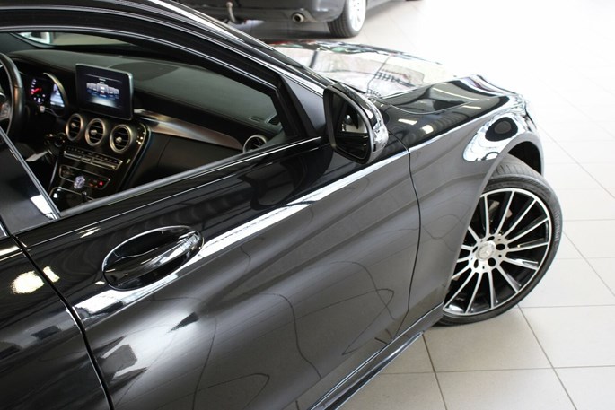 Mercedes C400 AMG Line stc. aut. 4-M