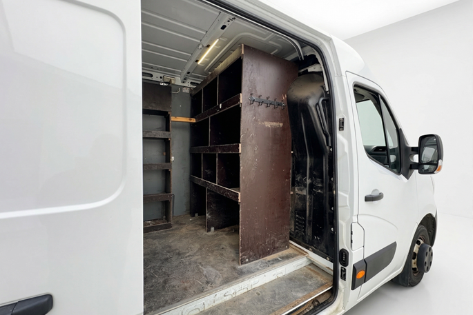 Renault Master III T35 2.3 dCi RWD T35 L3H2 165 Hk