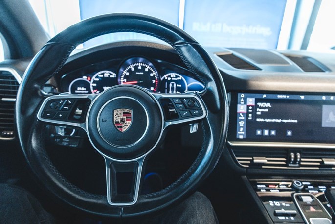 Porsche Cayenne Tiptr. Van