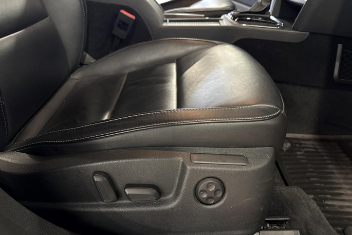 Skoda Superb TSi 160 Elegance Combi DSG