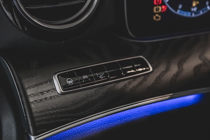 Mercedes E300 de AMG Line stc. aut.