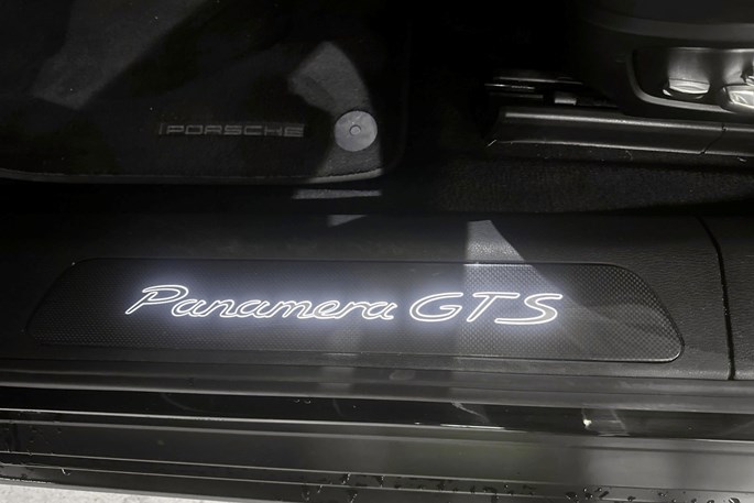 Porsche Panamera GTS Sport Turismo PDK