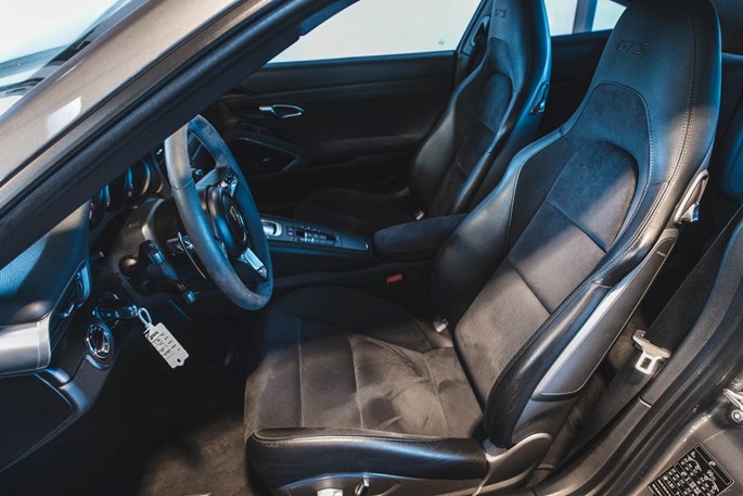 Porsche 911 Carrera GTS Coupé PDK