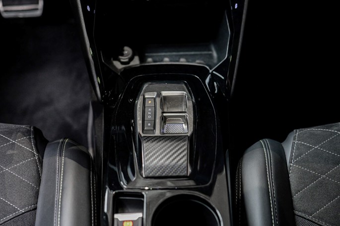 Peugeot e-2008 GT Sky