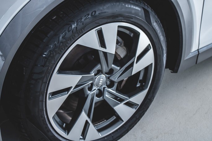 Audi E-tron Advanced quattro