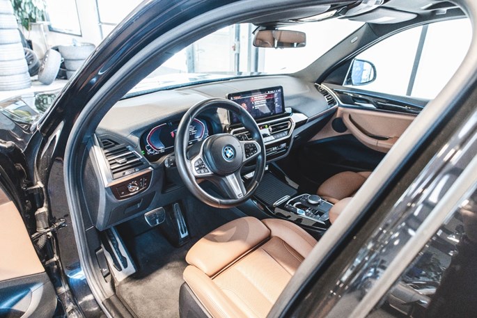 BMW iX3 Charged M-Sport