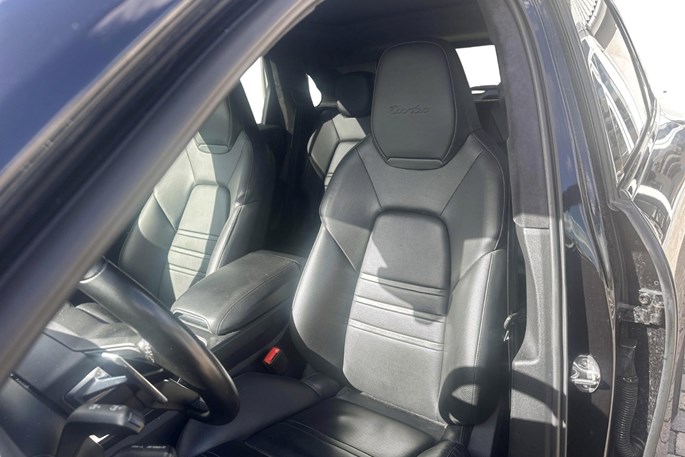 Porsche Cayenne Turbo Tiptr.