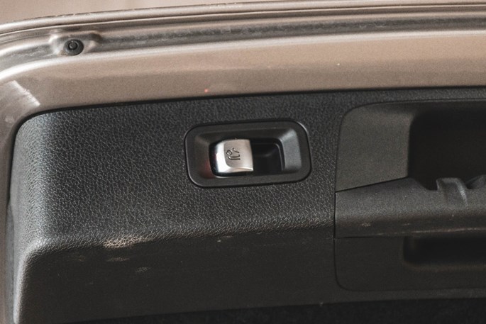 Mercedes E300 de Advantage stc. aut.