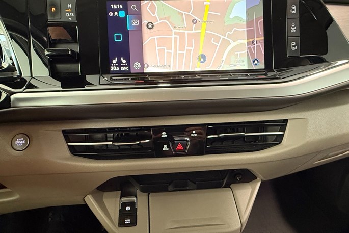 VW Multivan TSi 136 DSG kort