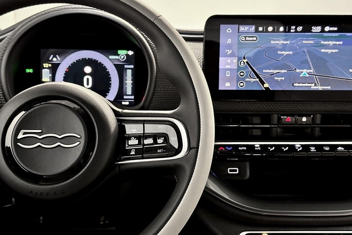 Fiat 500e la Prima Cabrio