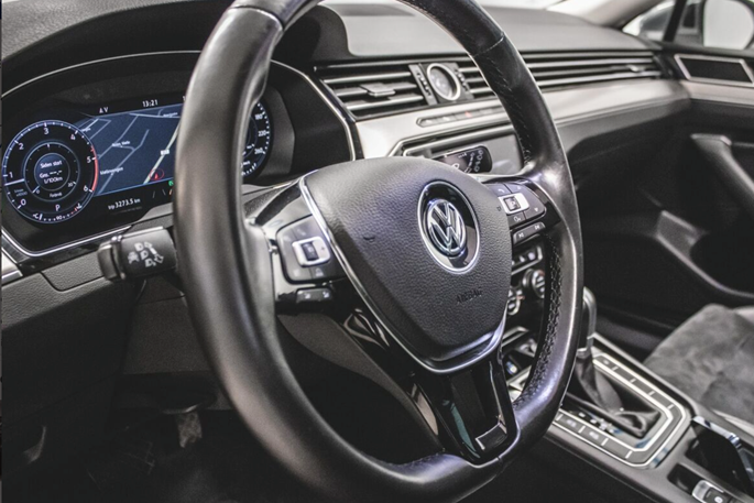 VW Passat R-line Variant DSG 5d