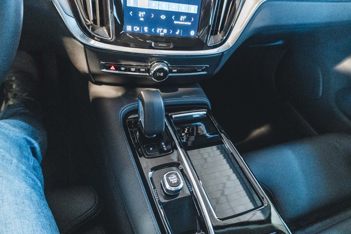 Volvo V60 T6 ReCharge Plus Dark aut. AWD