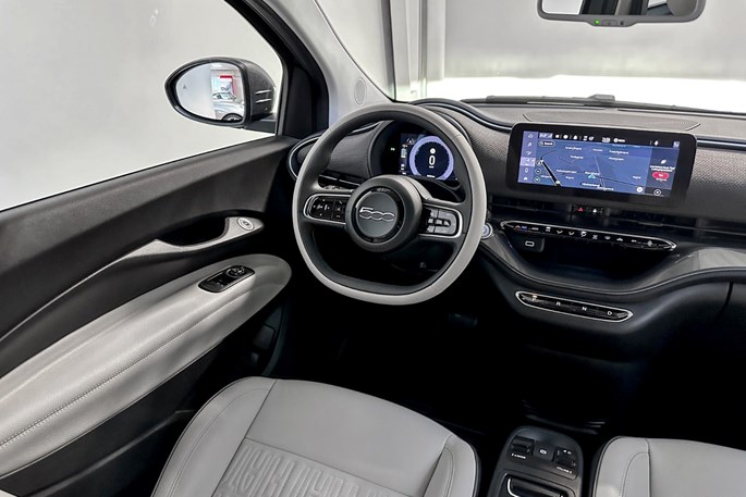 Fiat 500e la Prima Cabrio