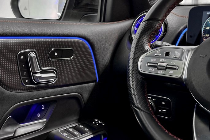 Mercedes EQB300 AMG Line 4Matic 7prs