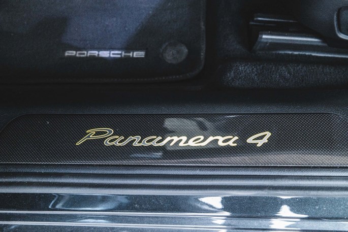 Porsche Panamera 4 E-Hybrid PDK
