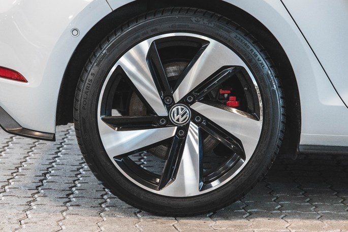 VW Golf VII GTi Performance DSG
