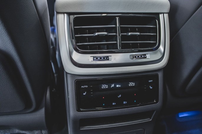 Hongqi E-HS9 Exclusive