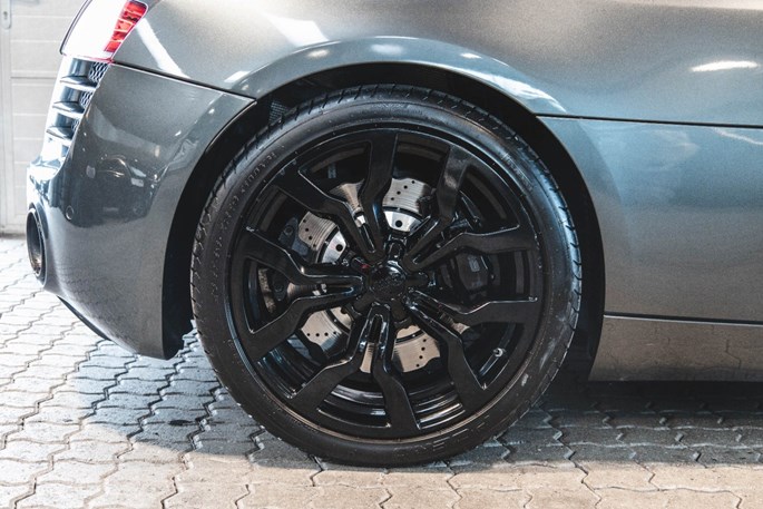 Audi R8 FSi Spyder quattro
