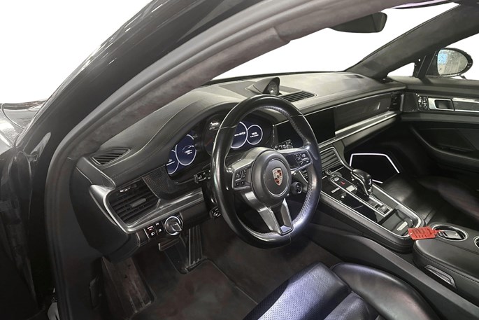 Porsche Panamera GTS Sport Turismo PDK