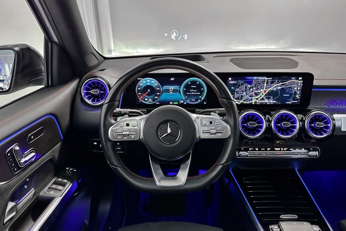 Mercedes EQB300 AMG Line 4Matic 7prs