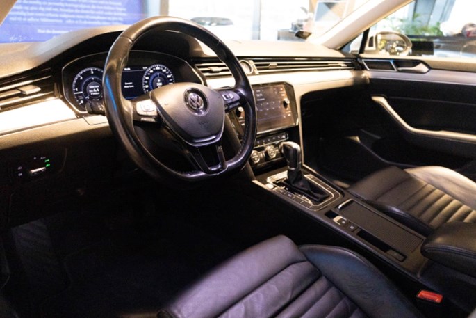 VW Passat TDi 190 R-line Variant DSG 4Motion Van
