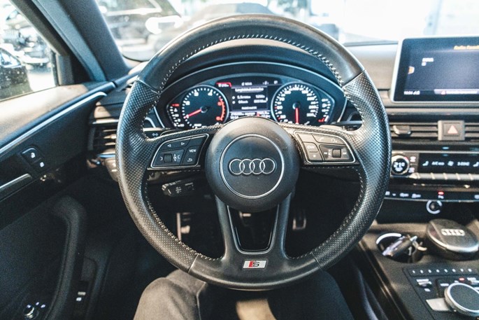 Audi A4 TDi 190 S-line Avant S-tr.